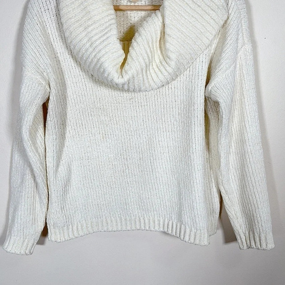 MICHAEL KORS | COWL NECK SWEATER IN WHITE - Picture 6 of 14